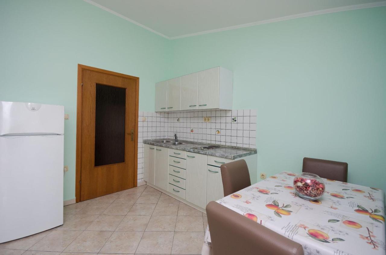 Apartments By The Sea In Lopar Exterior photo